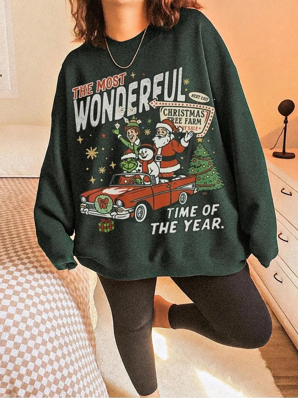 Gildan Christmas Crewneck Sweatshirt, Vintage Santa and Snowman Graphic Unisex